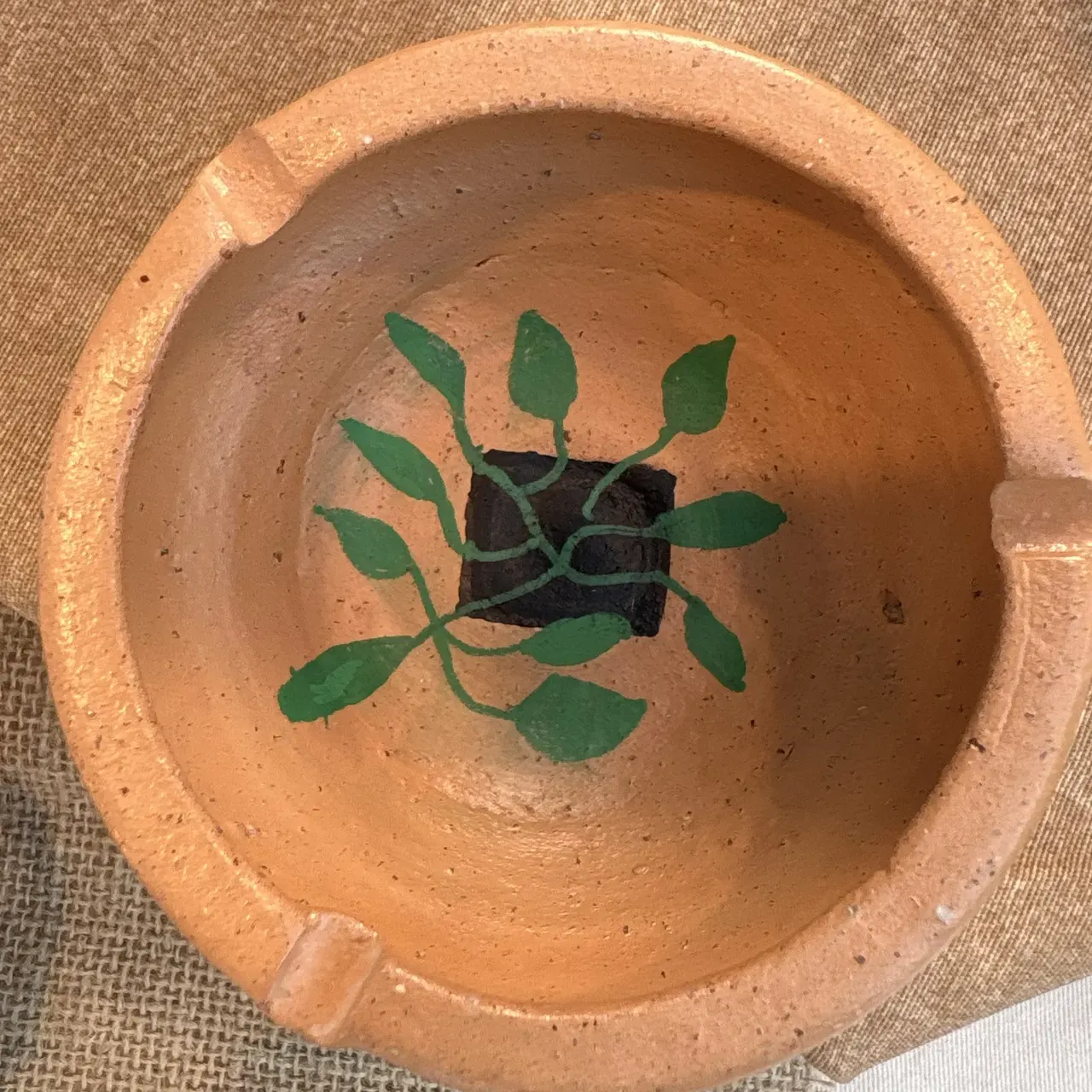 Cinzeiro pintado à mão — Vasos Alquímicos